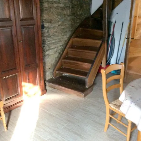 House With 2 Bedrooms In 20 Km From The Beach
