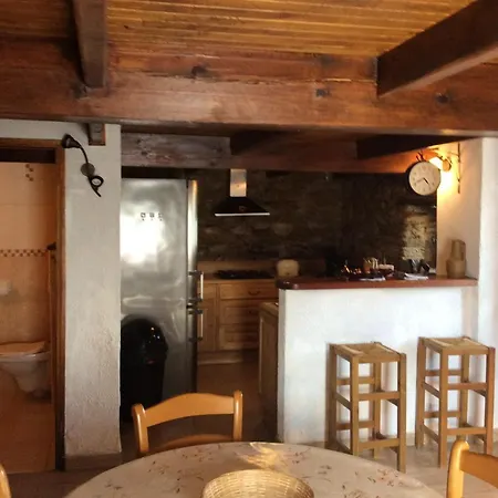 House With 2 Bedrooms In 20 Km From The Beach Volpajola